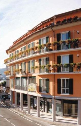 באוונו Hotel Residence Dei Fiori מראה חיצוני תמונה