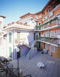 באוונו Hotel Residence Dei Fiori מראה חיצוני תמונה