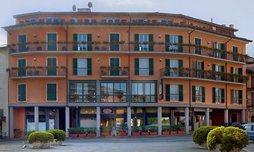 באוונו Hotel Residence Dei Fiori מראה חיצוני תמונה