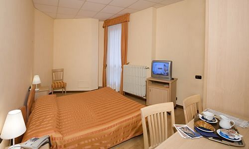 באוונו Hotel Residence Dei Fiori מראה חיצוני תמונה