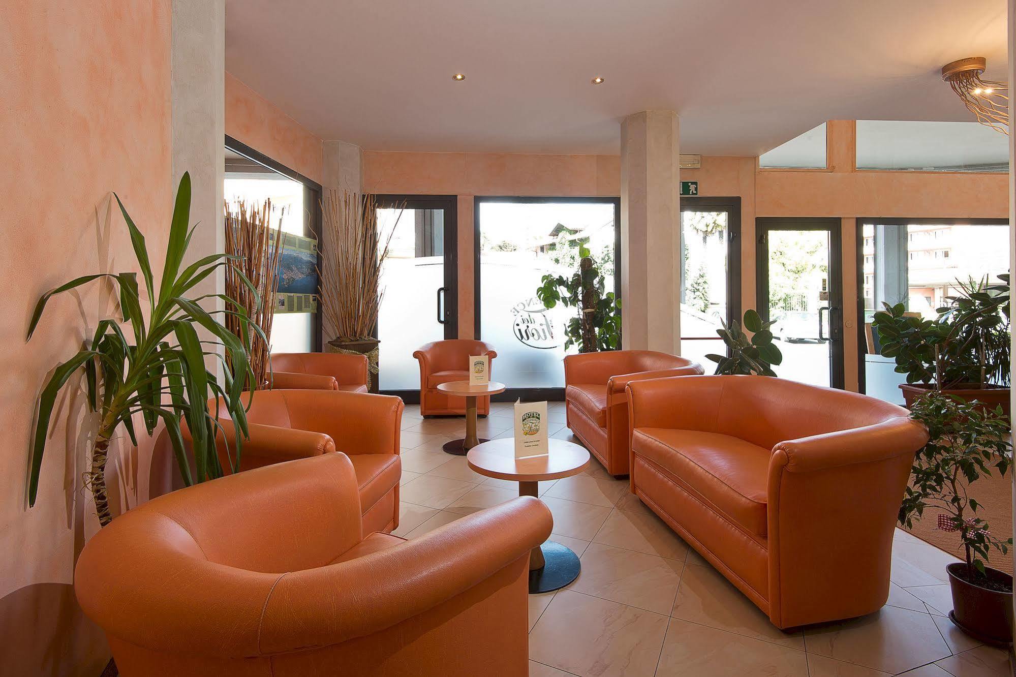 באוונו Hotel Residence Dei Fiori מראה חיצוני תמונה